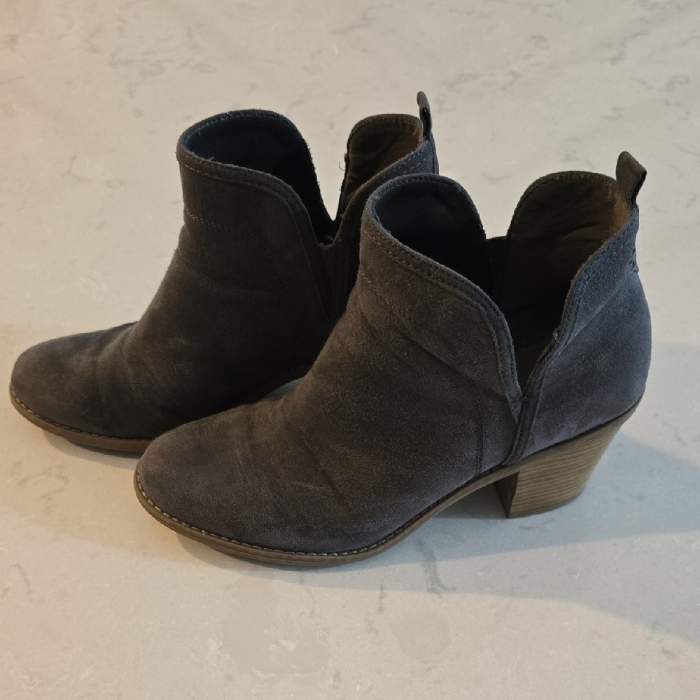 a.n.a Charcoal Suede Ankle Booties – Women's Size 8.5